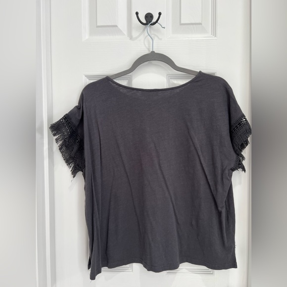 WOMENS LOFT GREY COLORED SHIRT, size Large with cute sleeves - Picture 4 of 4